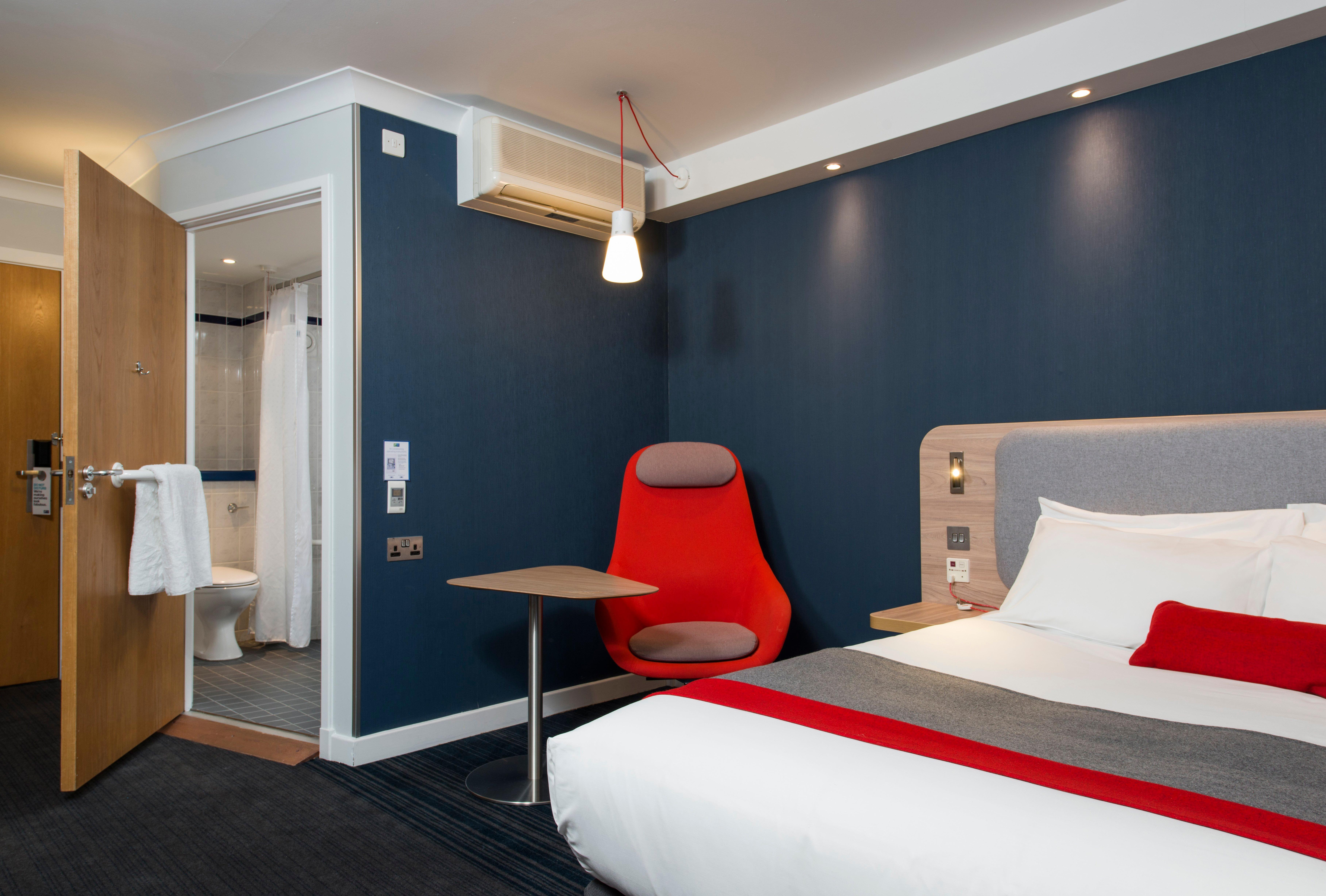 Holiday Inn Express Milton Keynes By Ihg Dış mekan fotoğraf