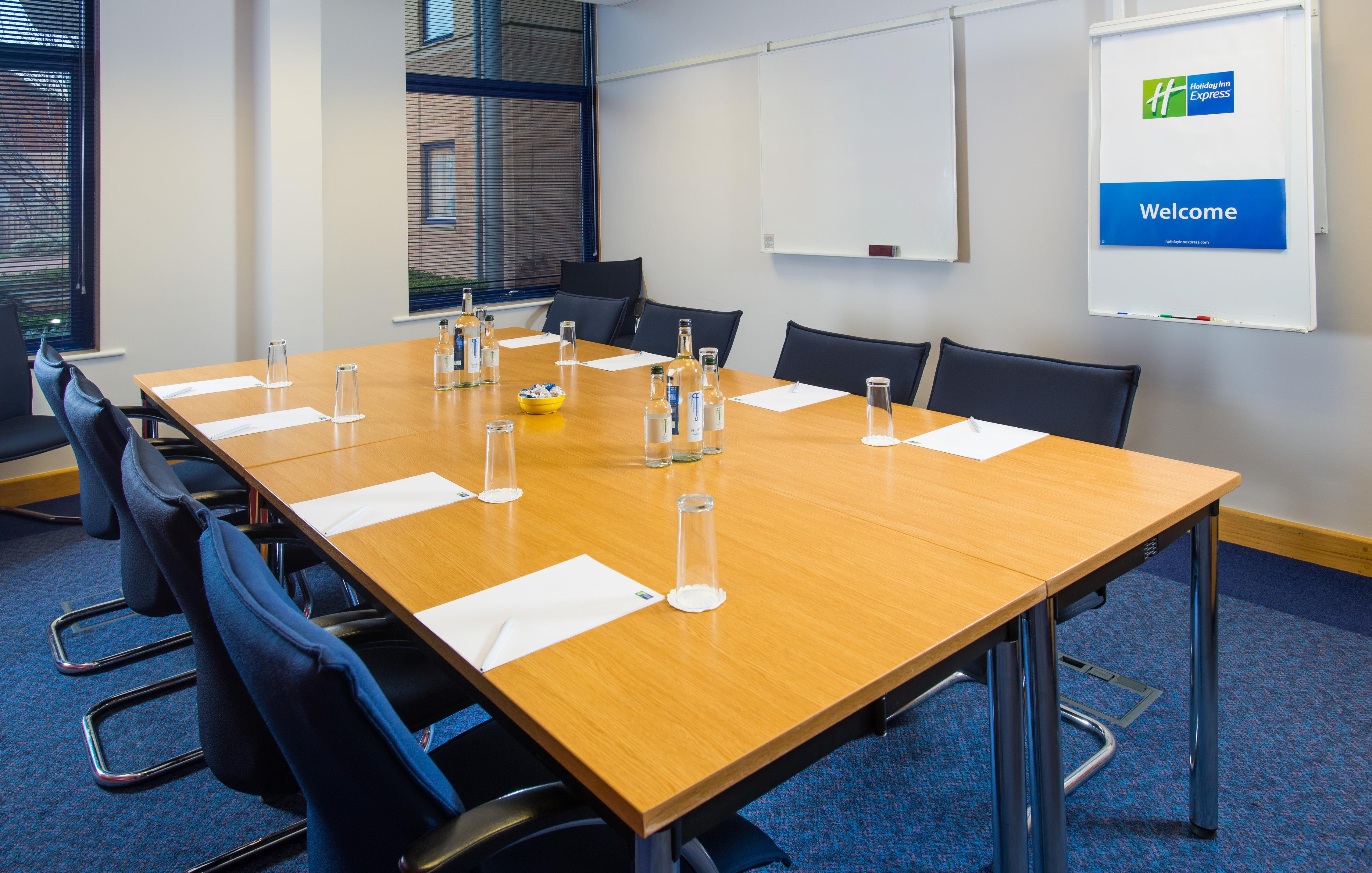 Holiday Inn Express Milton Keynes By Ihg Dış mekan fotoğraf