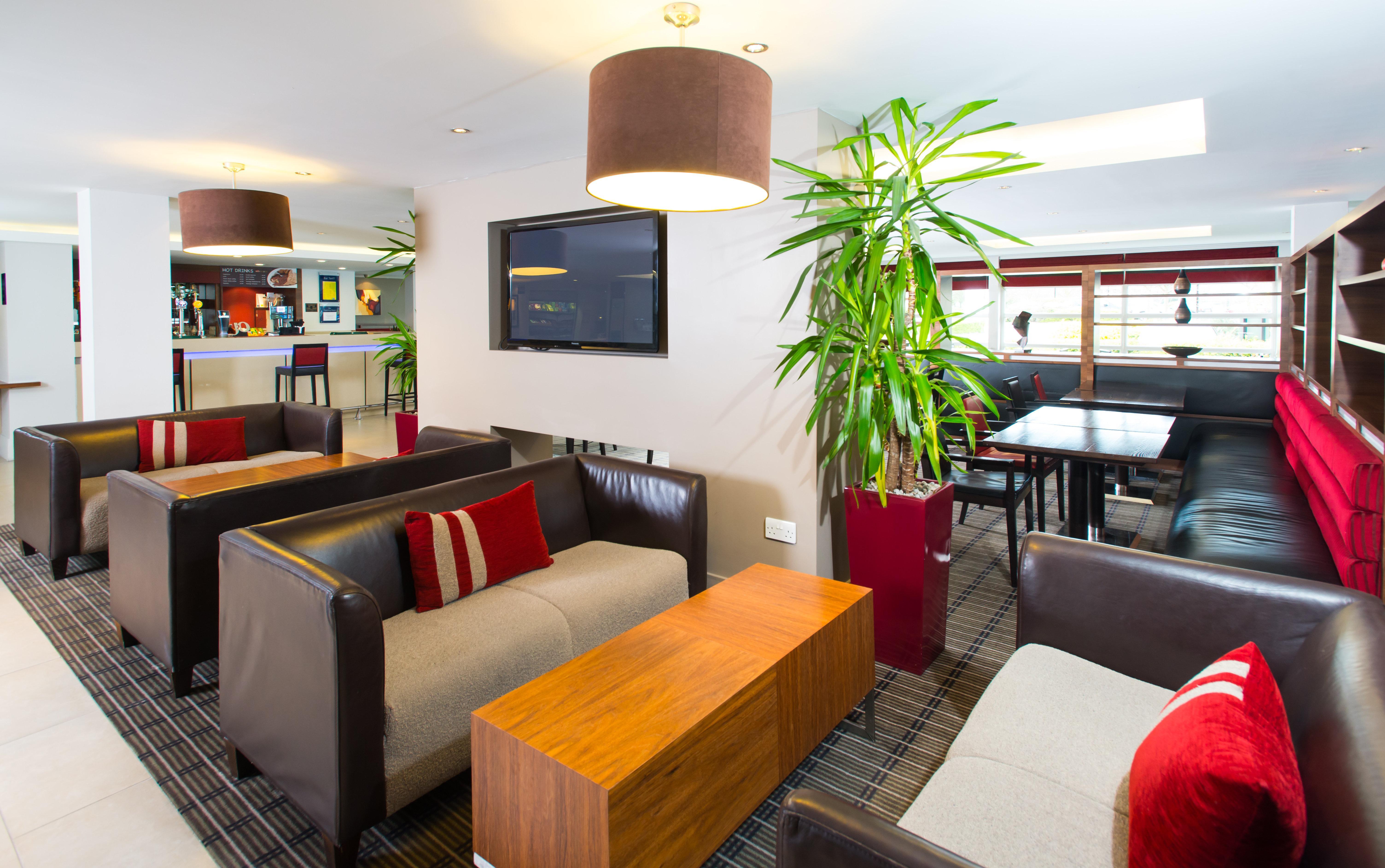 Holiday Inn Express Milton Keynes By Ihg Dış mekan fotoğraf