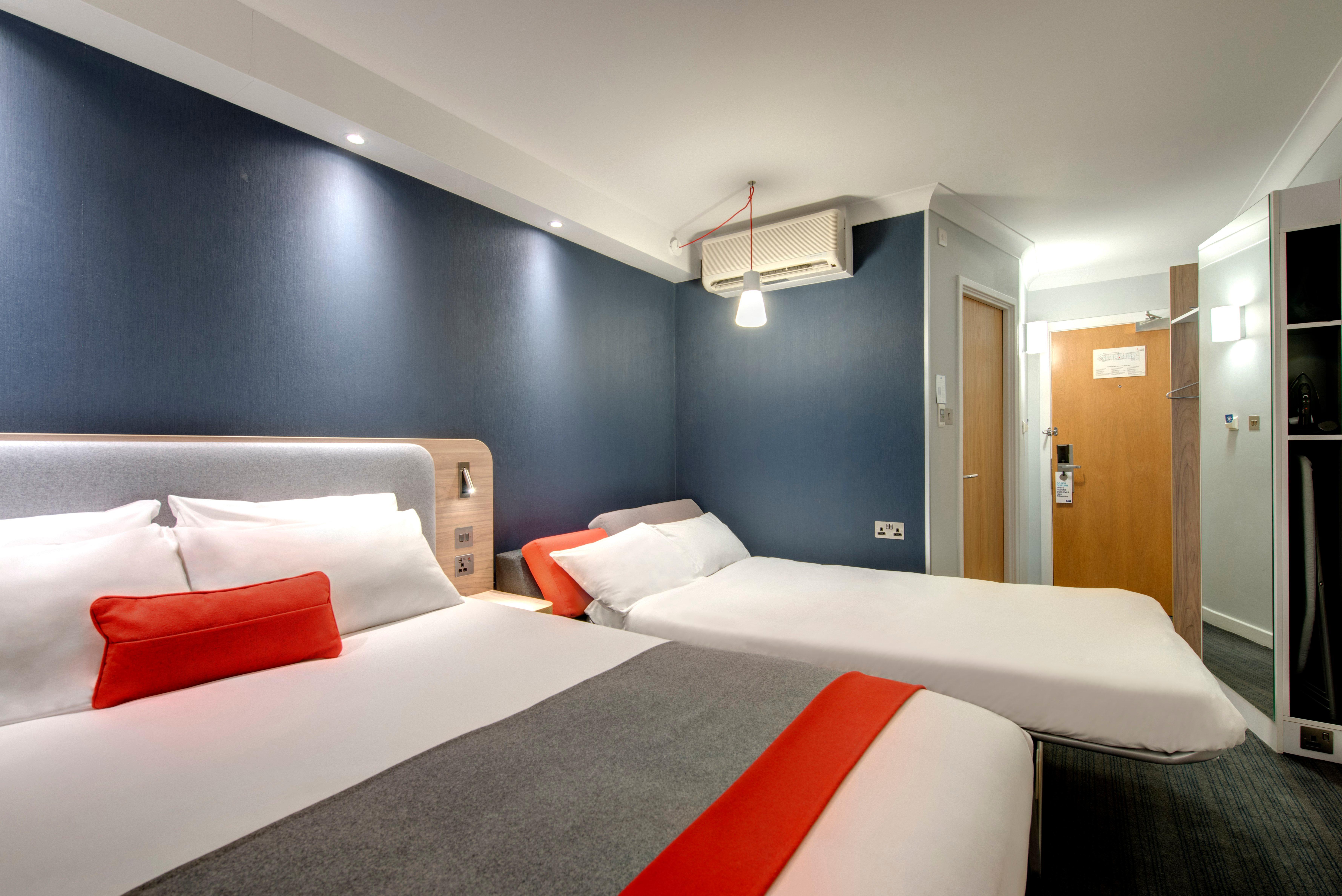 Holiday Inn Express Milton Keynes, An Ihg Hotel Dış mekan fotoğraf