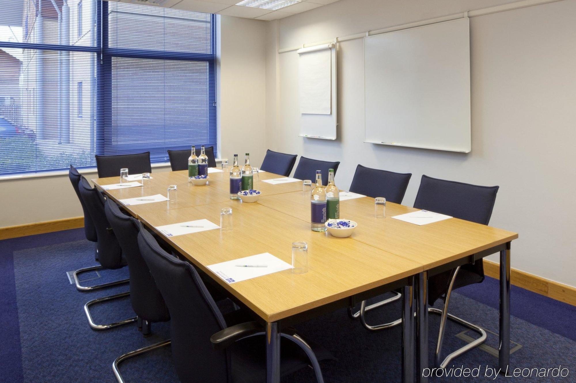 Holiday Inn Express Milton Keynes By Ihg Konforlar fotoğraf