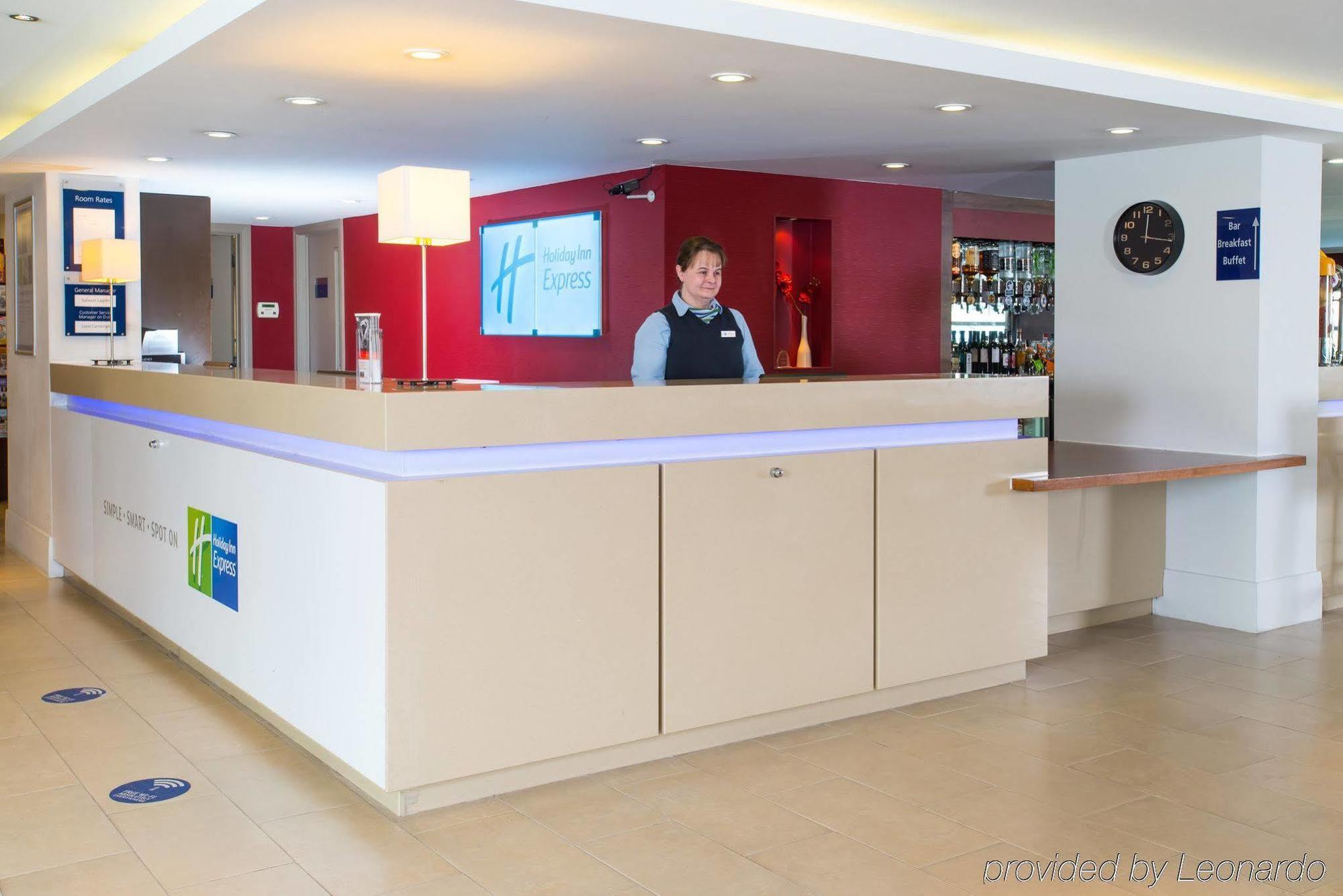 Holiday Inn Express Milton Keynes By Ihg Dış mekan fotoğraf