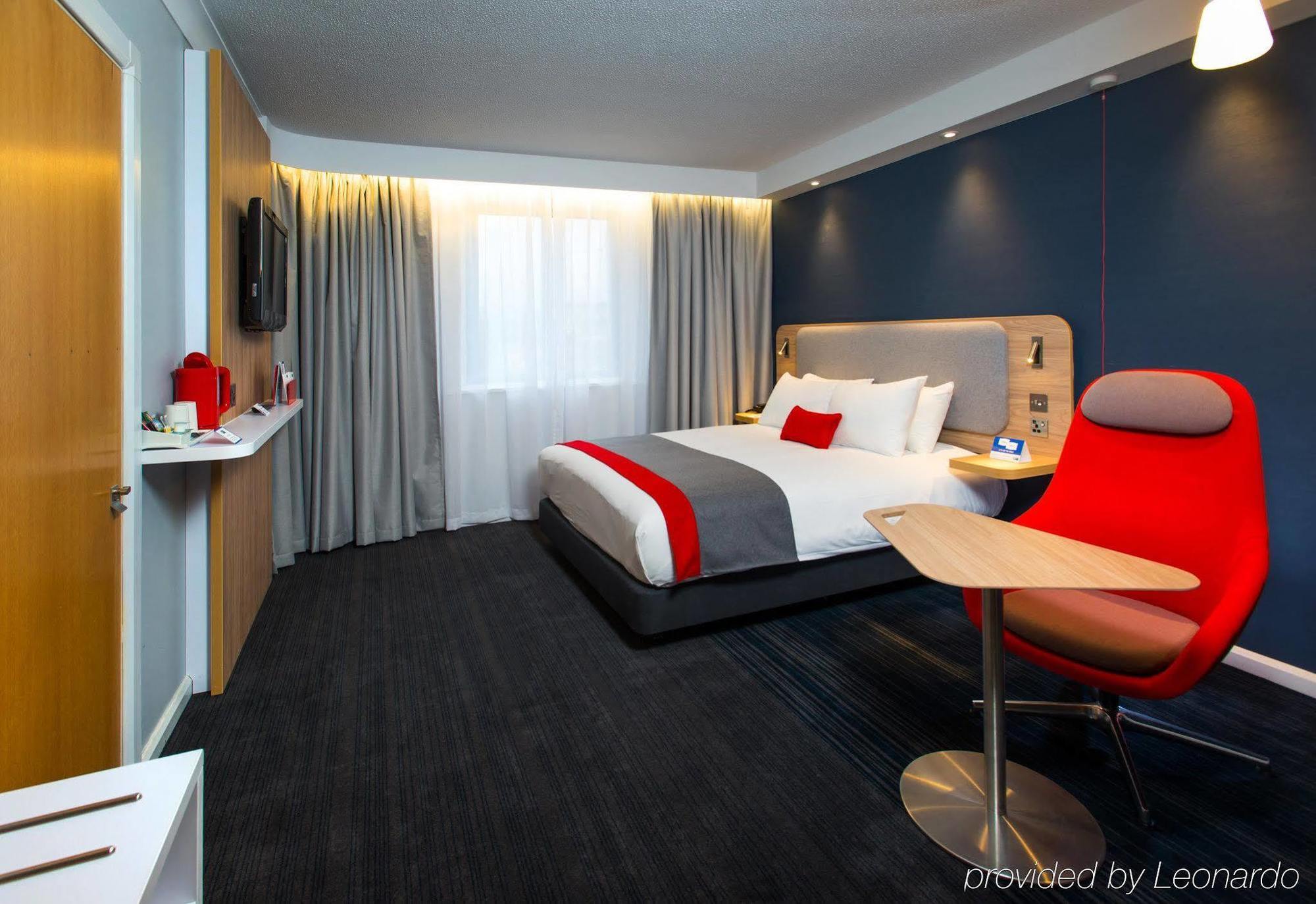 Holiday Inn Express Milton Keynes By Ihg Dış mekan fotoğraf